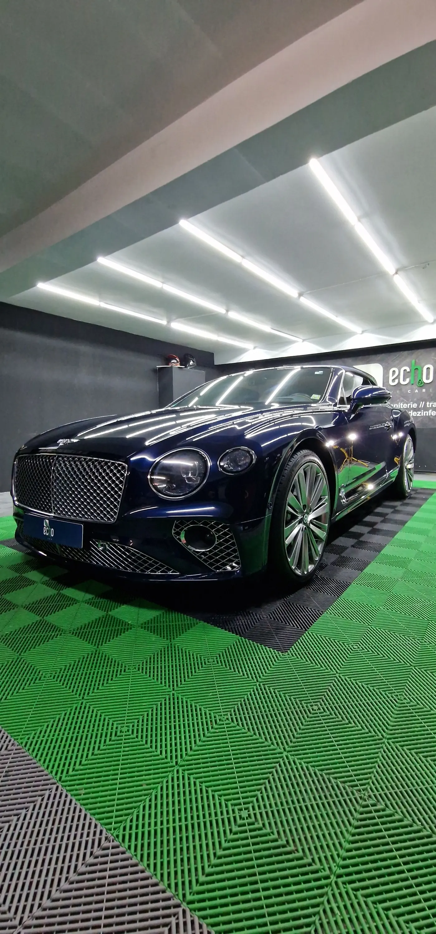 Detailing exterior Bentley — caroserie