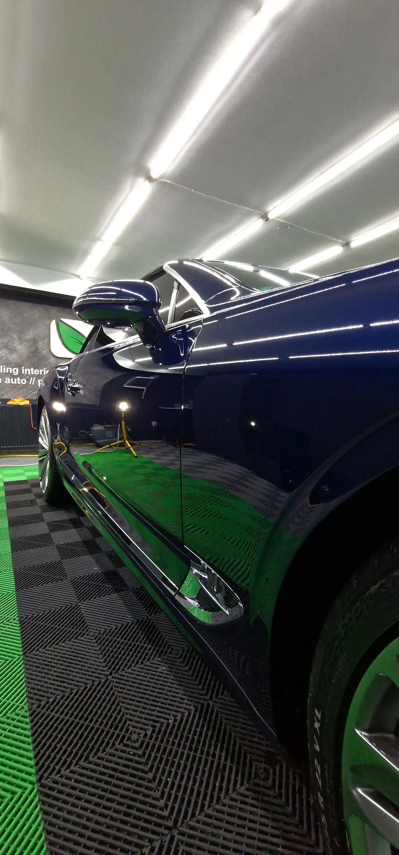 Detailing exterior Porsche Macan
