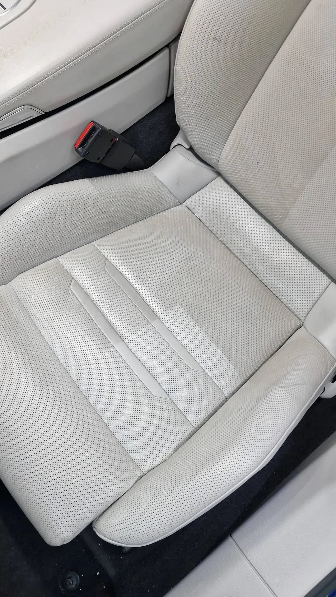 Detailing Interior Porsche — înainte