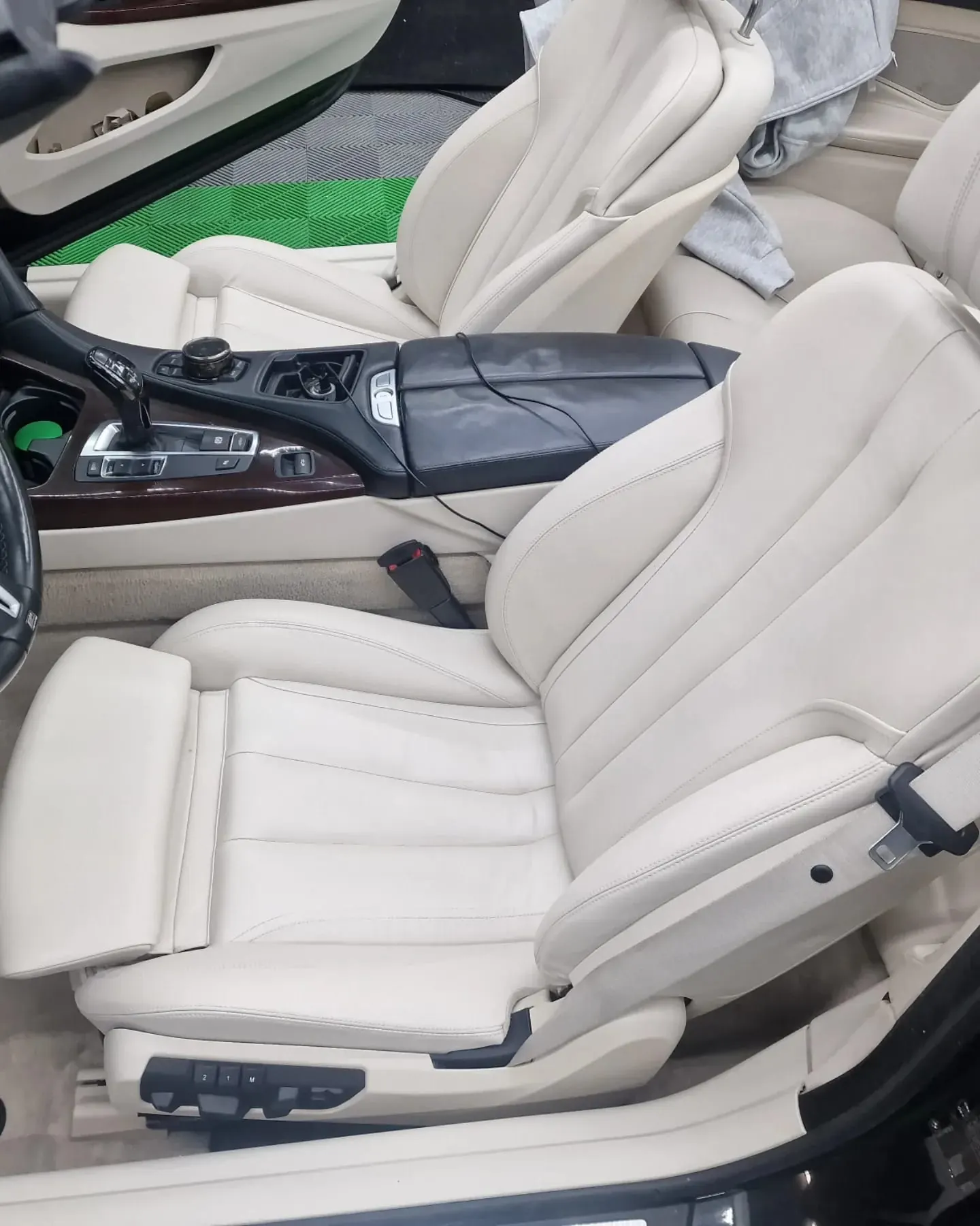 Vopsire Piele Auto — înainte