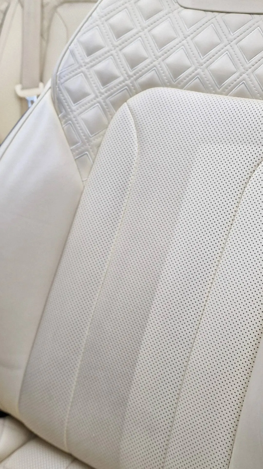 Detailing interior Bentley — detalii